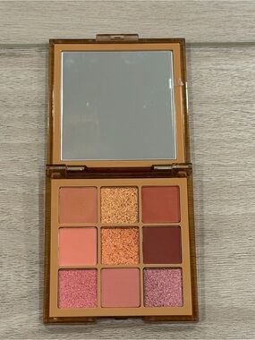 HUDA BEAUTY NUDE OBSESSIONS EYESHADOW PALETTE 🎨